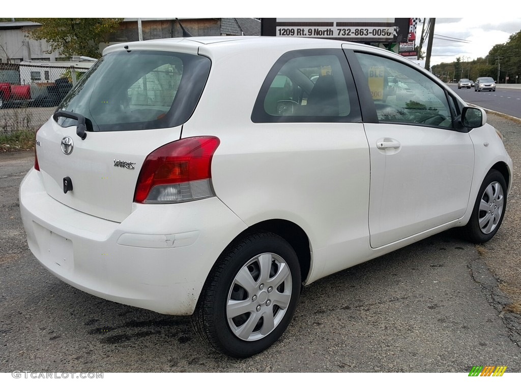 2010 Yaris 3 Door Liftback - Polar White / Dark Charcoal photo #5