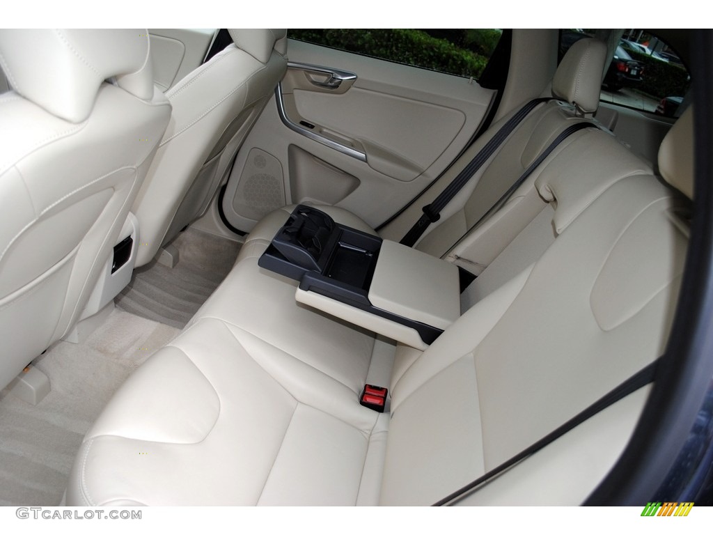 2016 Volvo XC60 T5 Drive-E Rear Seat Photos