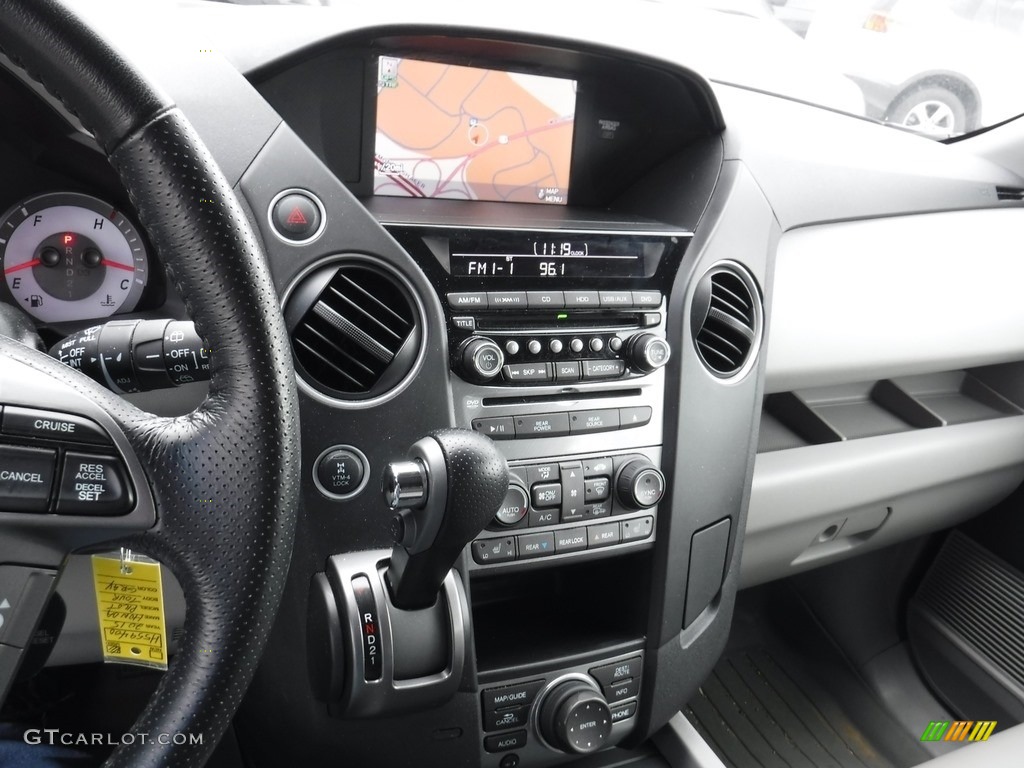 2015 Pilot Touring 4WD - Modern Steel Metallic / Gray photo #17