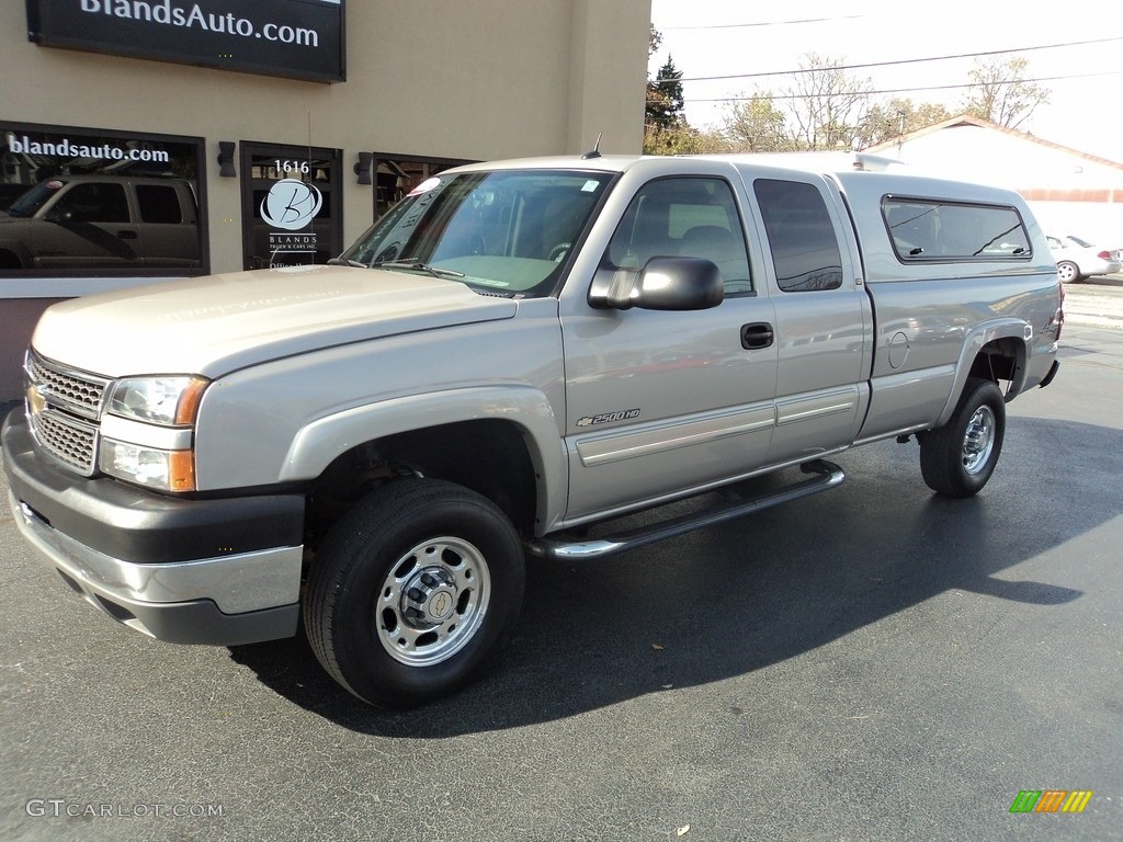 2005 Silverado 2500HD LT Extended Cab 4x4 - Silver Birch Metallic / Dark Charcoal photo #2