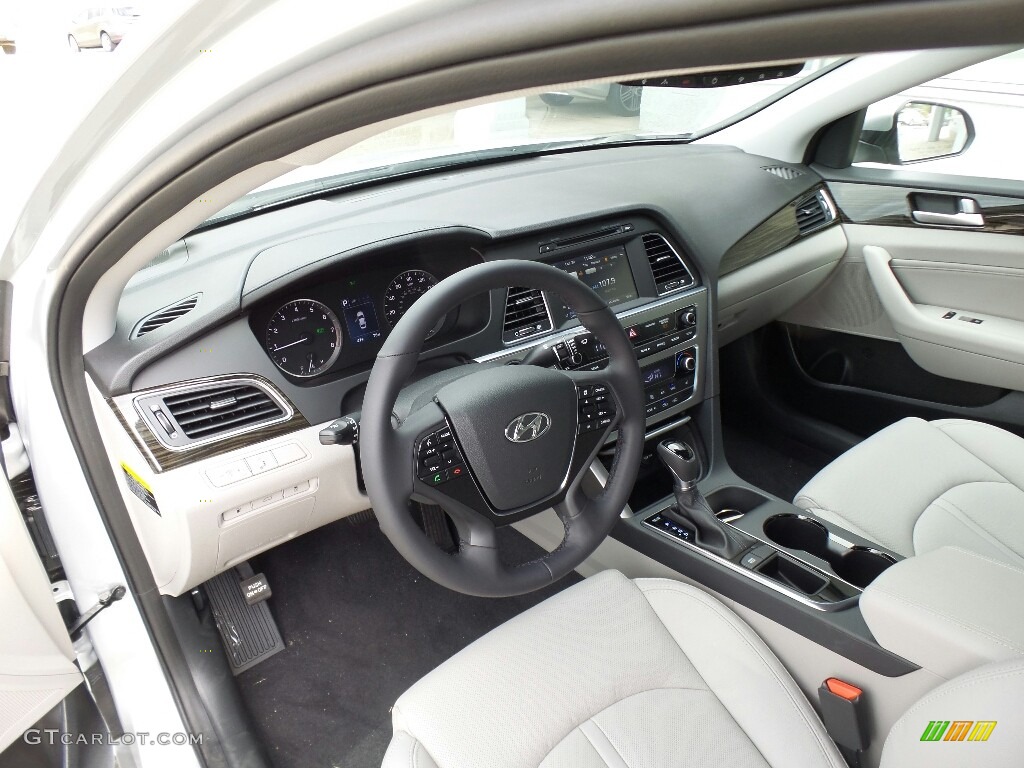 Gray Interior 2017 Hyundai Sonata Limited Photo #116687481