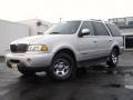 2000 Silver Metallic Lincoln Navigator 4x4  photo #2