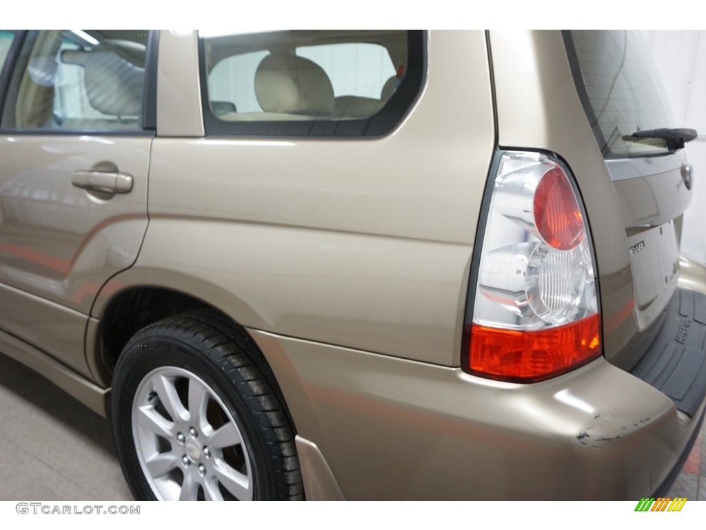 2008 Forester 2.5 X - Topaz Gold Metallic / Desert Beige photo #49