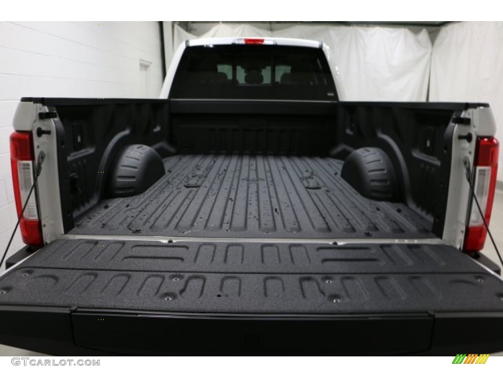2017 F450 Super Duty Lariat Crew Cab 4x4 - White Platinum / Light Camel photo #10