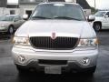 2000 Silver Metallic Lincoln Navigator 4x4  photo #9