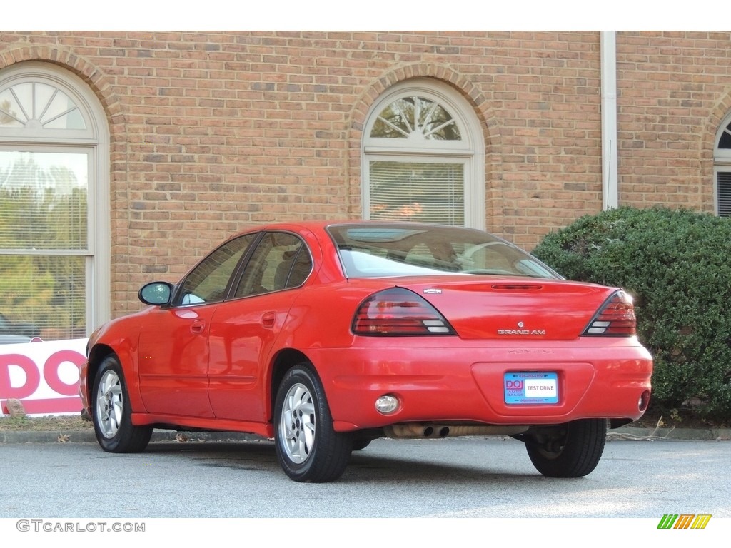 2004 Grand Am SE Sedan - Sport Red Metallic / Dark Pewter photo #7