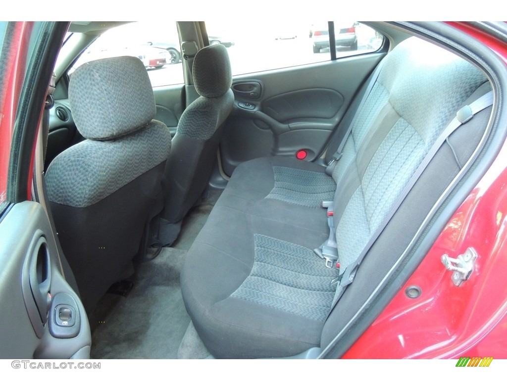 2004 Grand Am SE Sedan - Sport Red Metallic / Dark Pewter photo #13