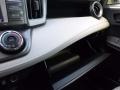 Super White - RAV4 LE Photo No. 23