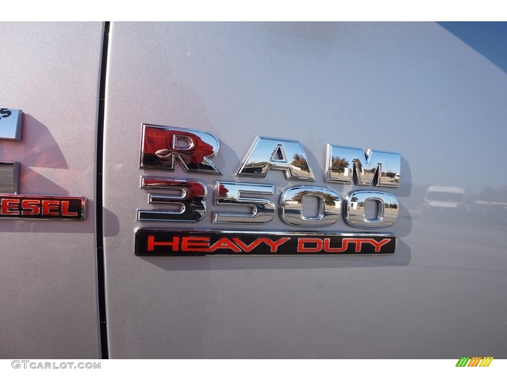 2017 Ram 3500 Tradesman Crew Cab 4x4 Dual Rear Wheel Marks and Logos Photo #116712444