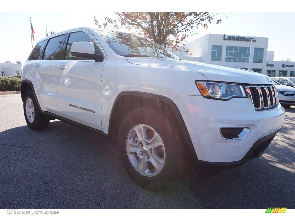 2017 Grand Cherokee Laredo - Bright White / Black photo #4