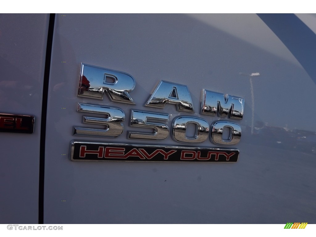 2017 Ram 3500 Tradesman Crew Cab 4x4 Dual Rear Wheel Marks and Logos Photo #116715264