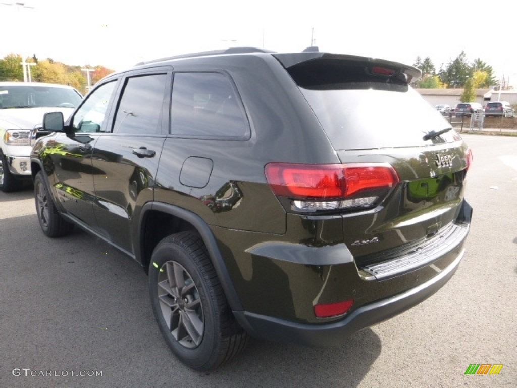 2017 Grand Cherokee 75th Annivesary Edition 4x4 - Recon Green / Black photo #4