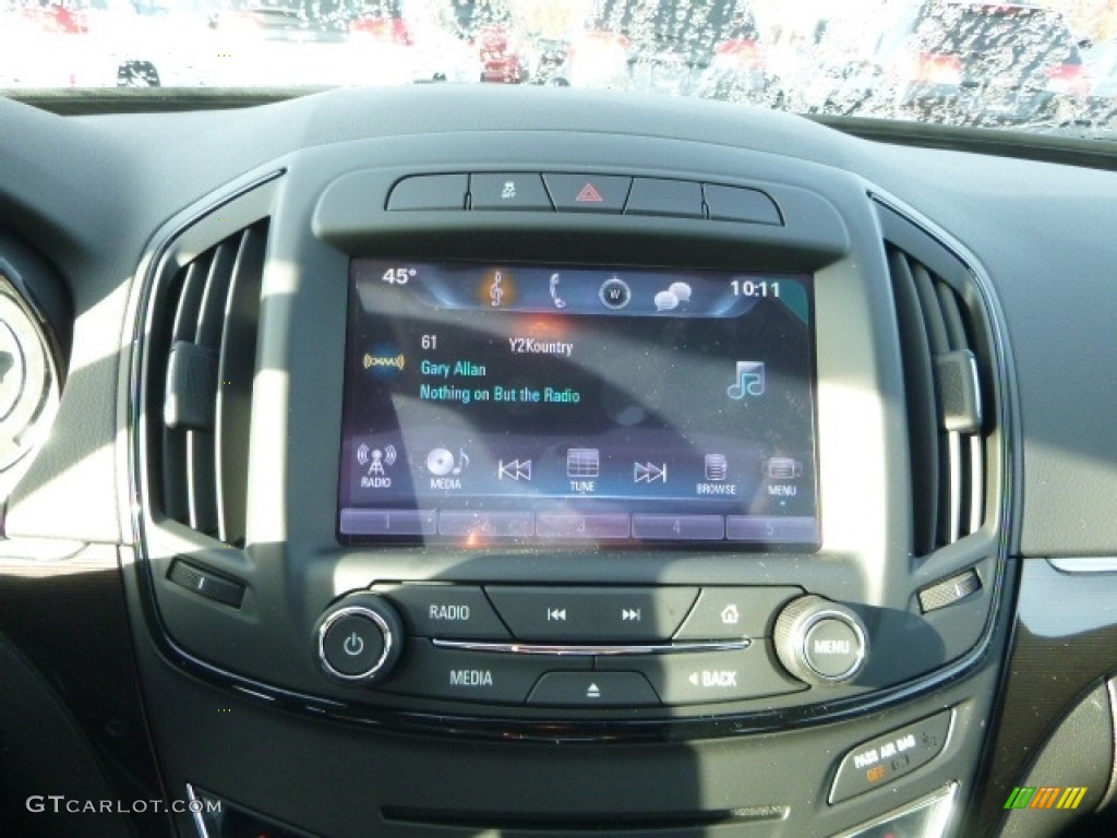 2017 Buick Regal AWD Controls Photo #116720205
