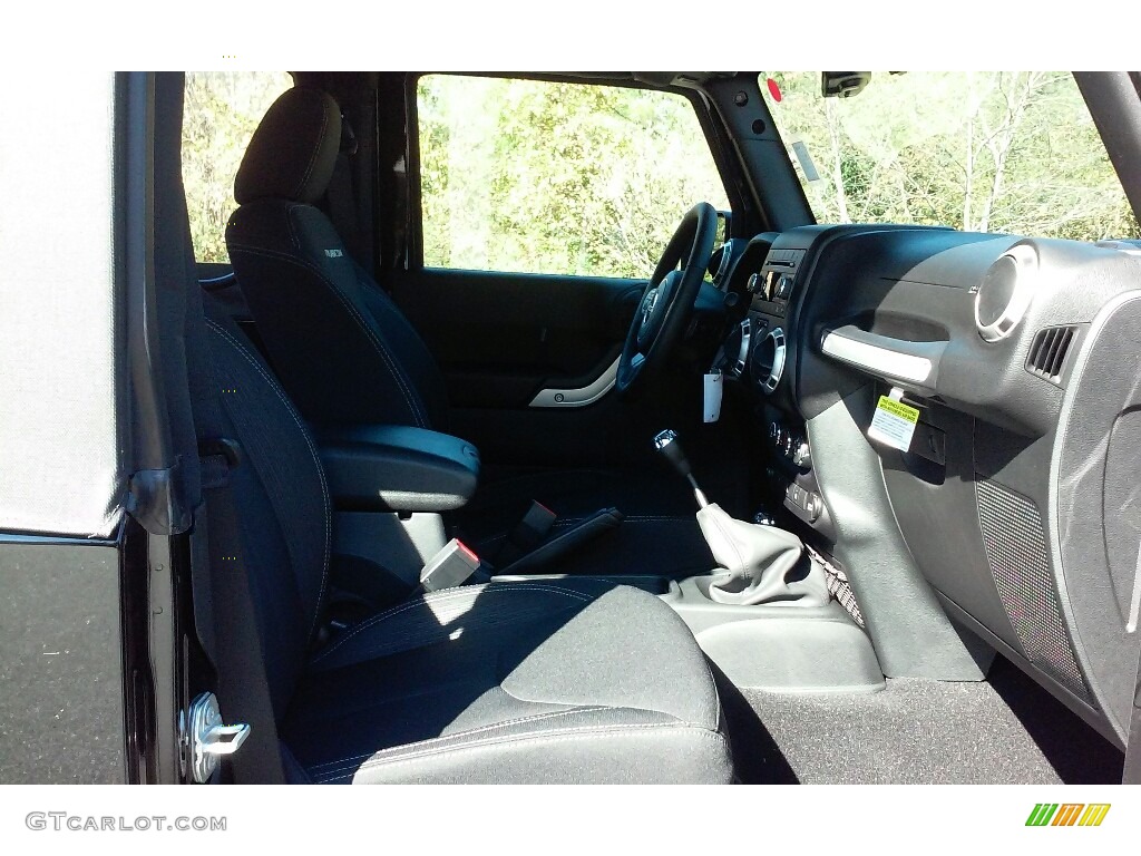 2017 Wrangler Rubicon 4x4 - Black / Black photo #13