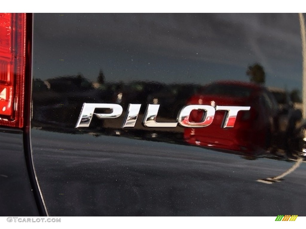 2016 Pilot Elite AWD - Crystal Black Pearl / Gray photo #3