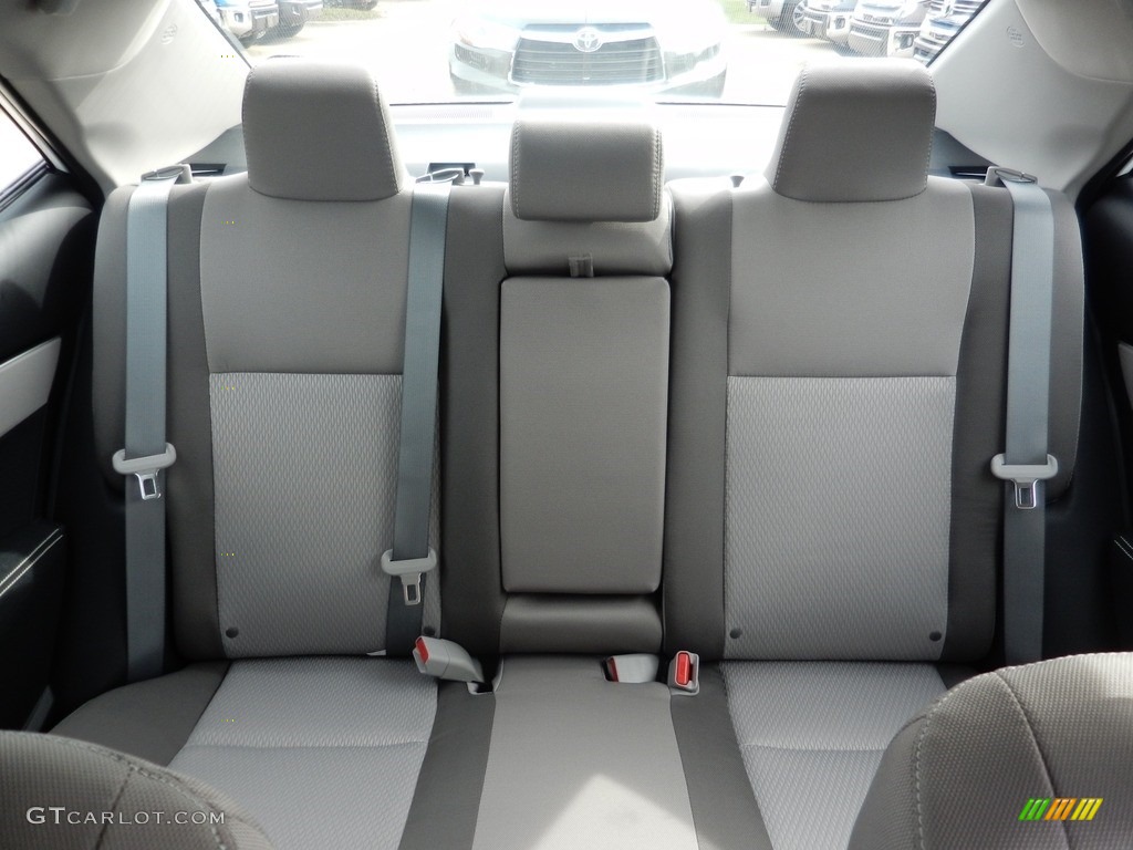 2017 Corolla LE - Super White / Ash Gray photo #5
