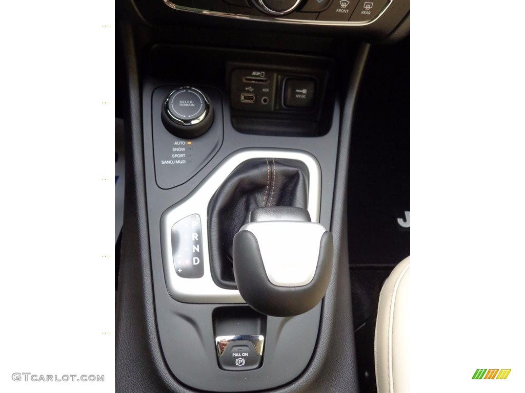 2017 Jeep Cherokee Limited 4x4 Transmission Photos