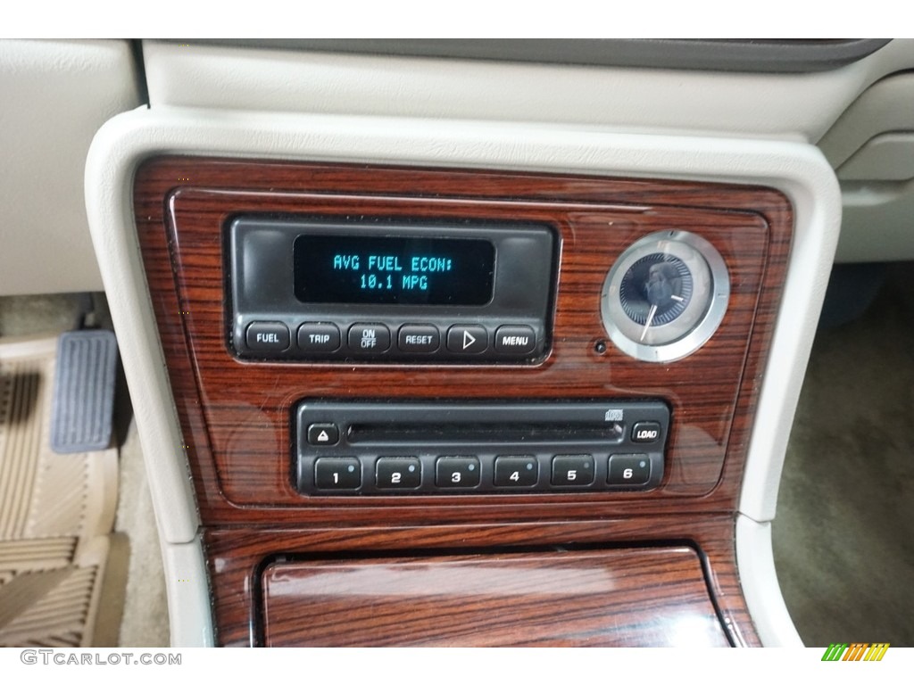 2002 Escalade AWD - White Diamond / Pewter photo #30