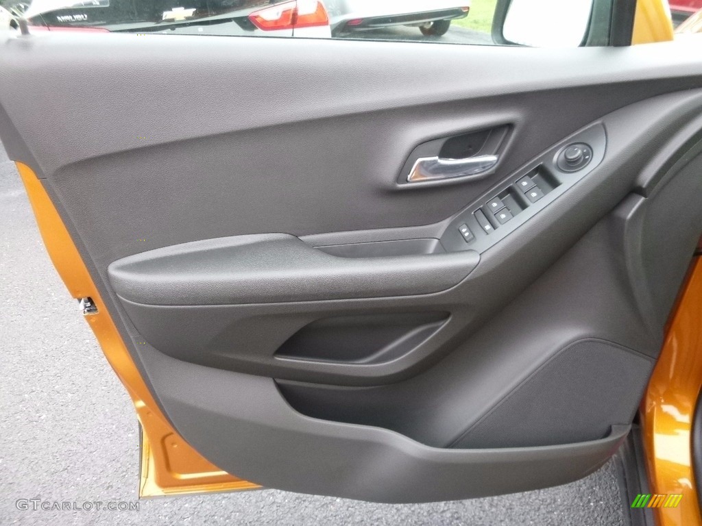 2017 Chevrolet Trax LT AWD Jet Black Door Panel Photo #116738095