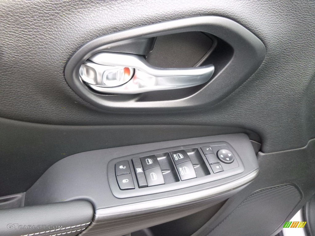 2017 Jeep Cherokee High Altitude 4x4 Controls Photo #116741563