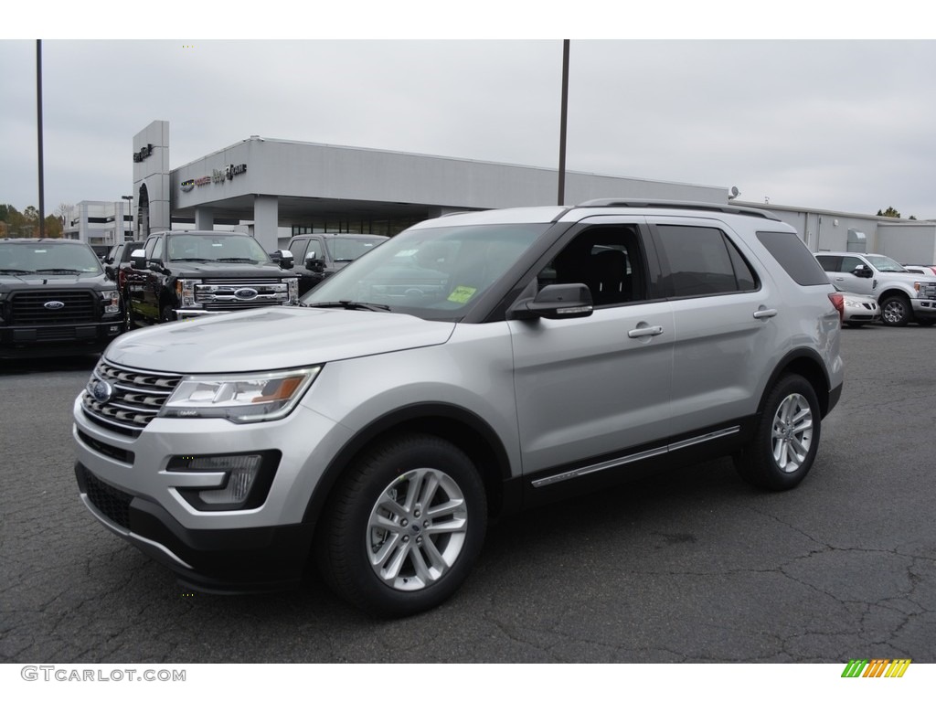 2017 Explorer XLT - Ingot Silver / Ebony Black photo #3