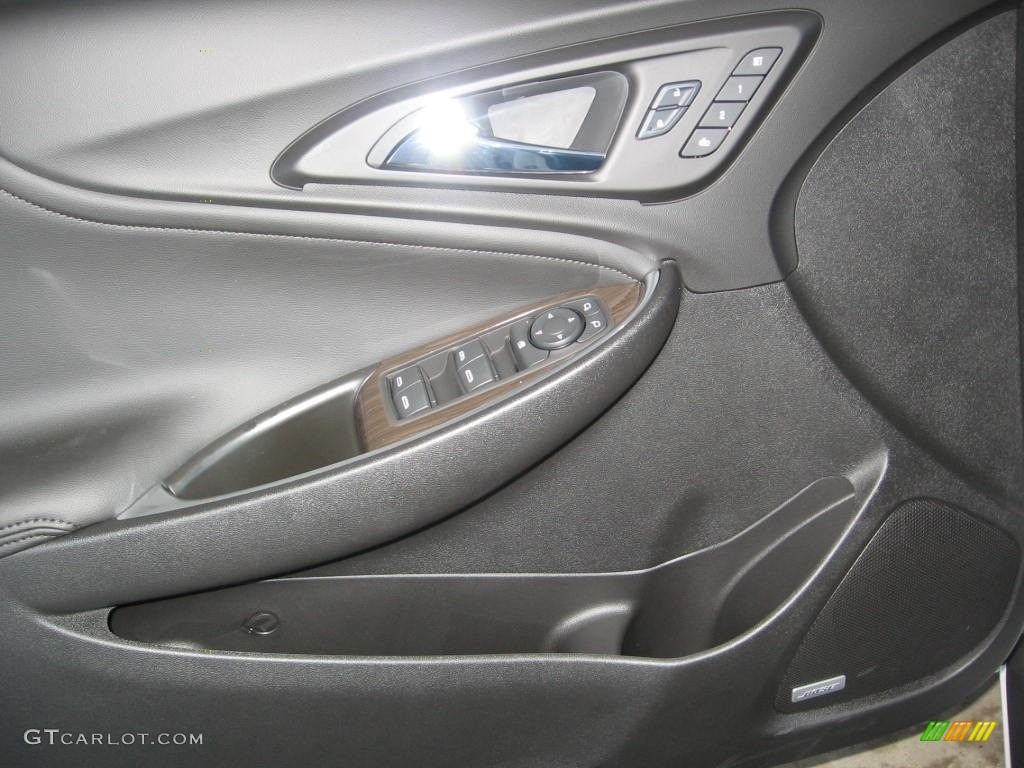2017 Malibu Premier - Iridescent Pearl Tricoat / Jet Black photo #8