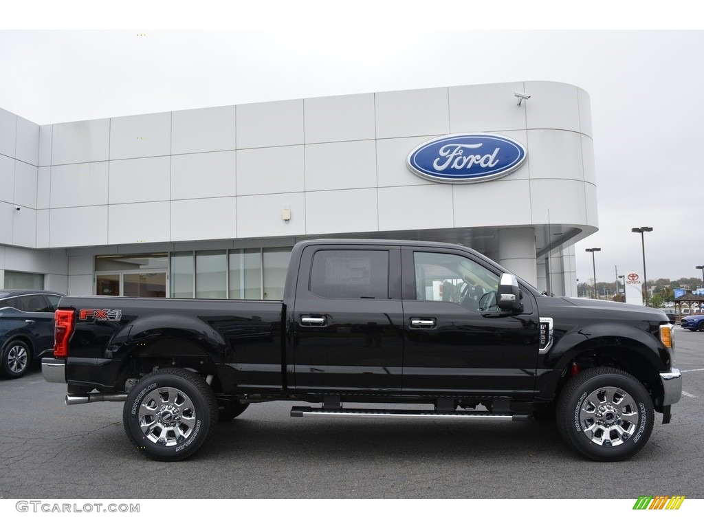 Shadow Black 2017 Ford F250 Super Duty Lariat Crew Cab 4x4 Exterior Photo #116744335