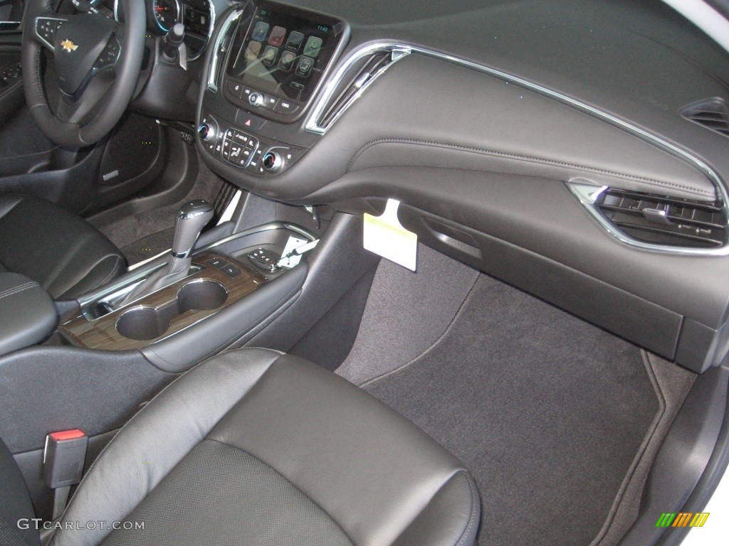 2017 Malibu Premier - Iridescent Pearl Tricoat / Jet Black photo #12