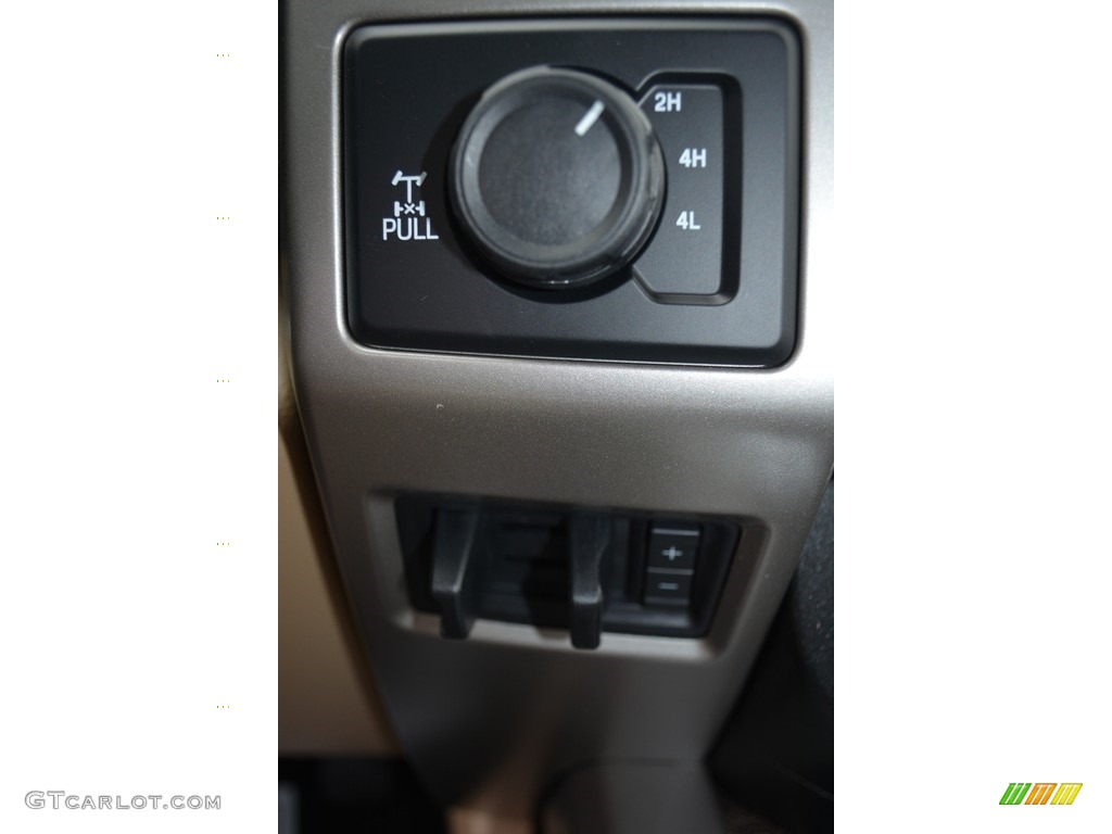 2017 Ford F250 Super Duty Lariat Crew Cab 4x4 Controls Photo #116744692