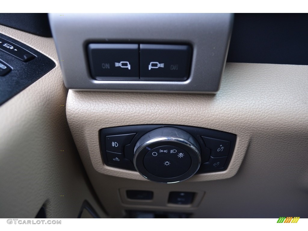 2017 Ford F250 Super Duty Lariat Crew Cab 4x4 Controls Photo #116744803