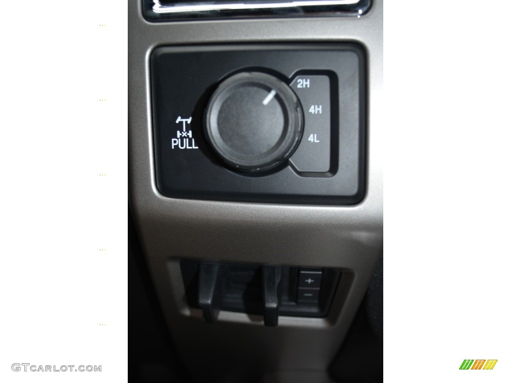 2017 Ford F250 Super Duty Lariat Crew Cab 4x4 Controls Photo #116745223