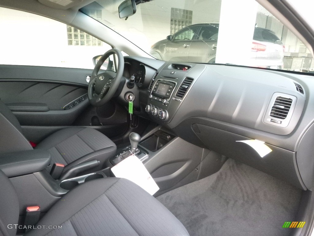 Gray Interior 2017 Kia Forte LX Photo #116749495