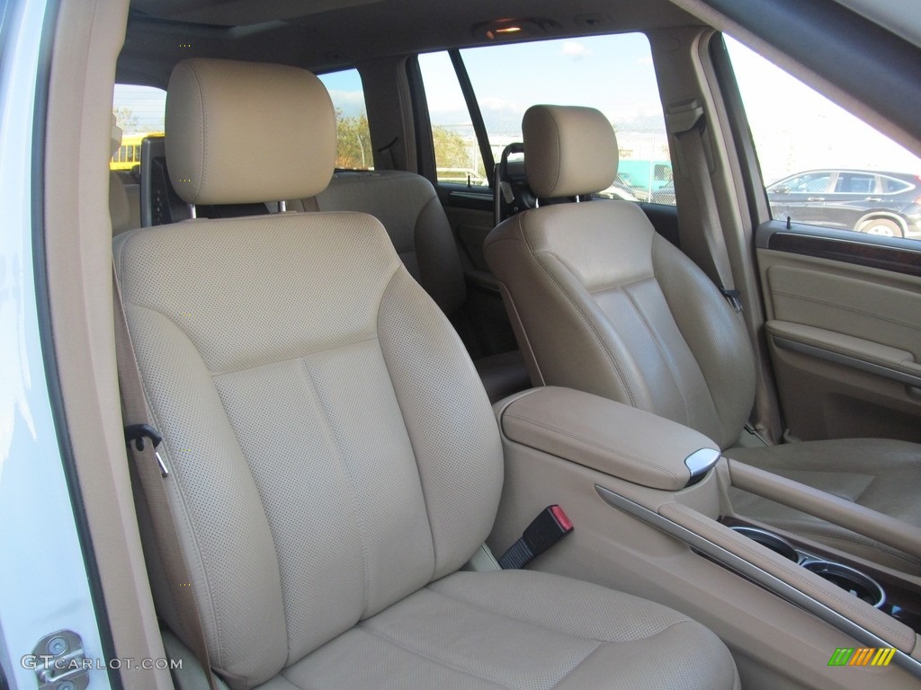 2009 GL 550 4Matic - Arctic White / Cashmere photo #28