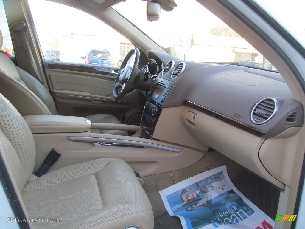 2009 GL 550 4Matic - Arctic White / Cashmere photo #30