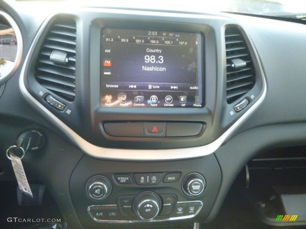 2017 Jeep Cherokee Trailhawk 4x4 Controls Photo #116750987