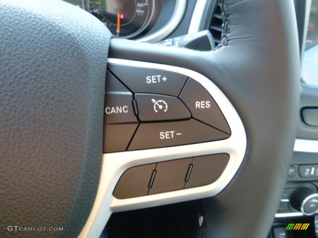 2017 Jeep Cherokee Trailhawk 4x4 Controls Photo #116751040