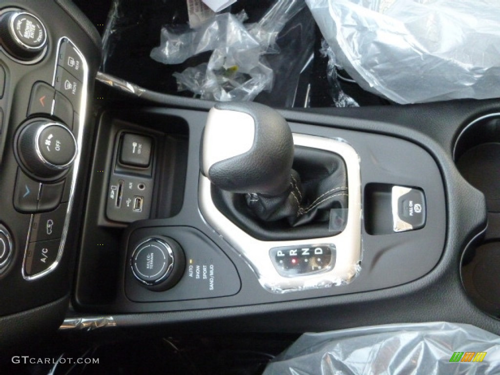 2017 Jeep Cherokee Latitude 4x4 Transmission Photos