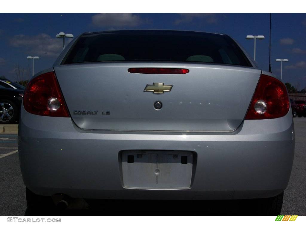 2007 Cobalt LS Sedan - Ultra Silver Metallic / Gray photo #7