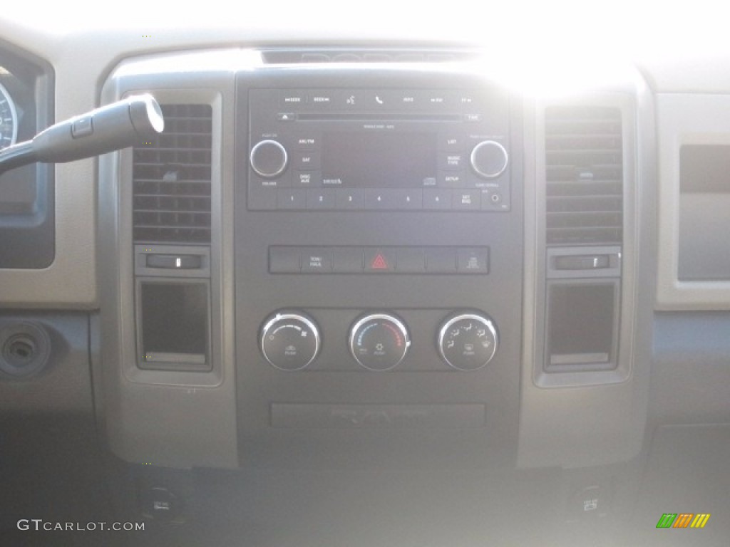 2010 Ram 2500 ST Crew Cab 4x4 - Austin Tan Pearl / Dark Slate/Medium Graystone photo #21