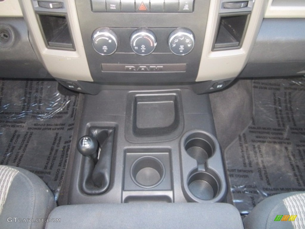 2010 Ram 2500 ST Crew Cab 4x4 - Austin Tan Pearl / Dark Slate/Medium Graystone photo #22