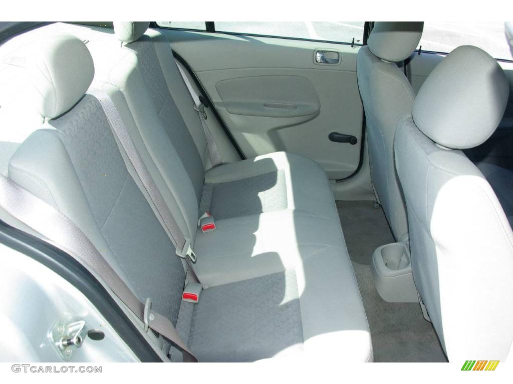 2007 Cobalt LS Sedan - Ultra Silver Metallic / Gray photo #13