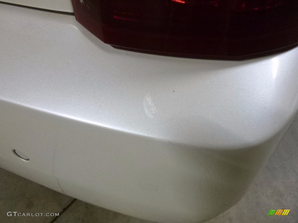 2005 STS V8 - White Diamond / Cashmere photo #3