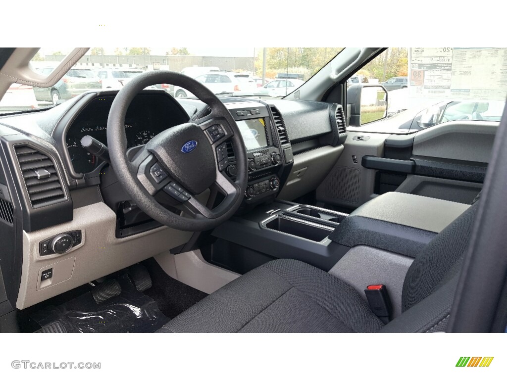 Black Interior 2017 Ford F150 XLT SuperCab 4x4 Photo #116759518