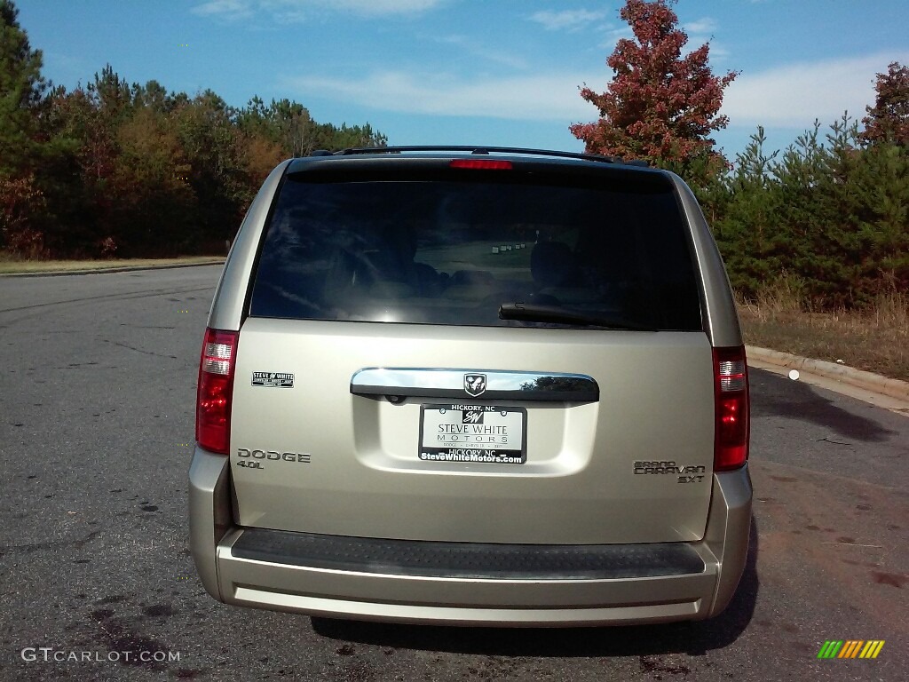 2009 Grand Caravan SXT - Light Sandstone Metallic / Dark Slate Gray/Light Shale photo #3