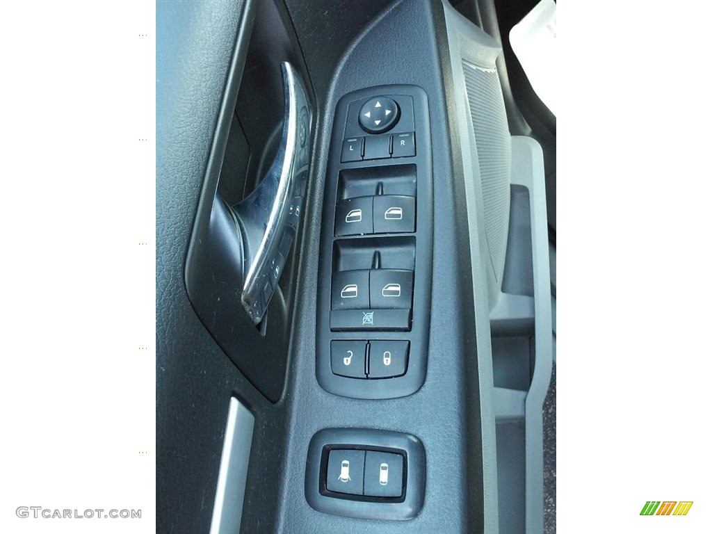 2009 Grand Caravan SXT - Light Sandstone Metallic / Dark Slate Gray/Light Shale photo #15