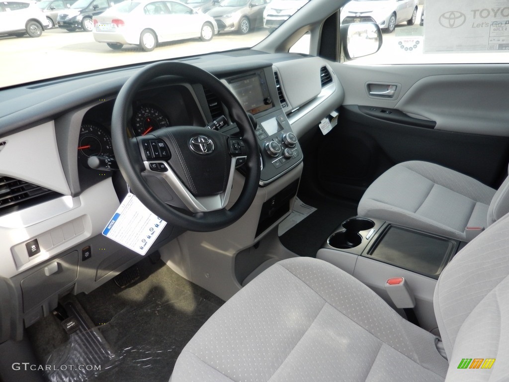 Ash Interior 2017 Toyota Sienna LE AWD Photo #116764621