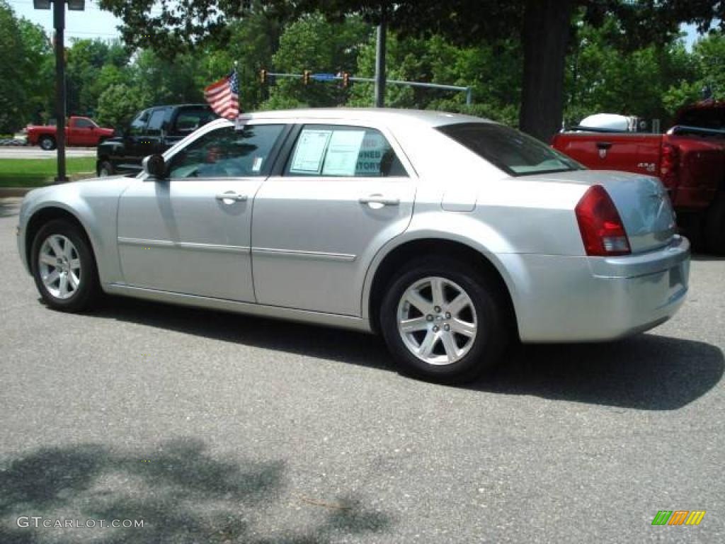 2006 300 Touring - Bright Silver Metallic / Dark Slate Gray/Light Graystone photo #3