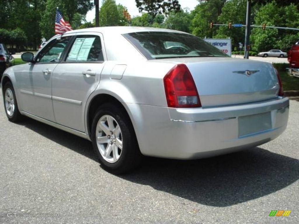 2006 300 Touring - Bright Silver Metallic / Dark Slate Gray/Light Graystone photo #4
