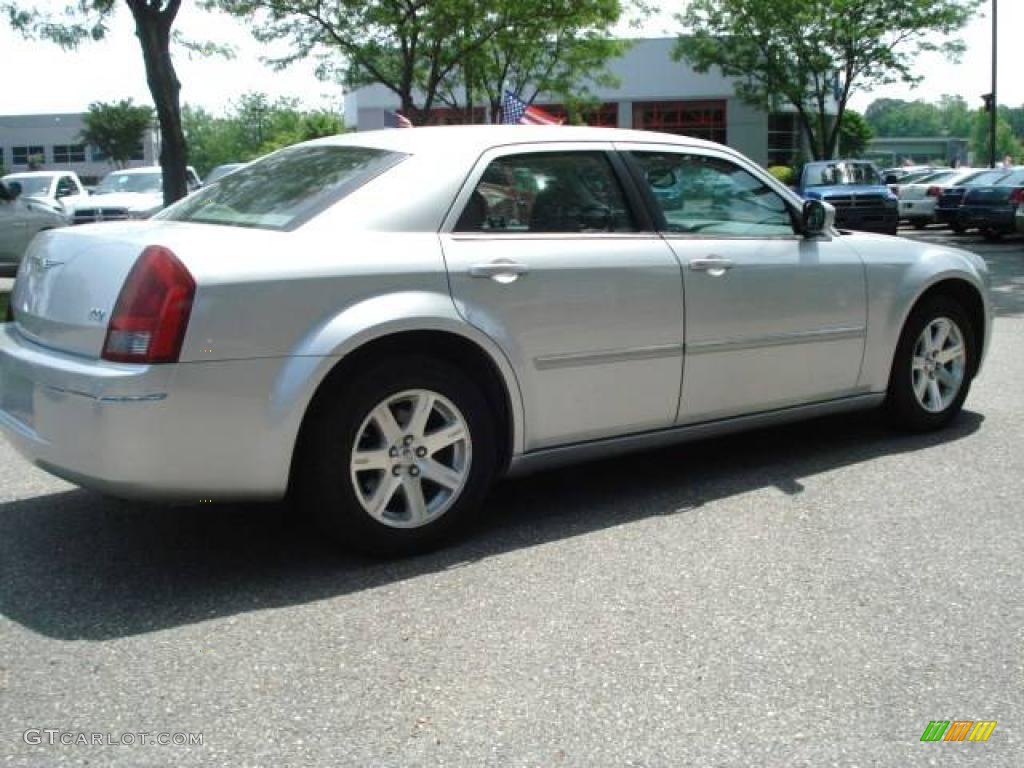 2006 300 Touring - Bright Silver Metallic / Dark Slate Gray/Light Graystone photo #6
