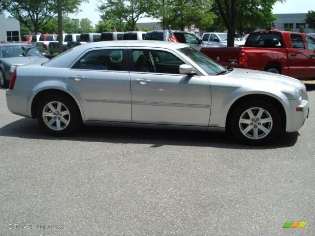 2006 300 Touring - Bright Silver Metallic / Dark Slate Gray/Light Graystone photo #7
